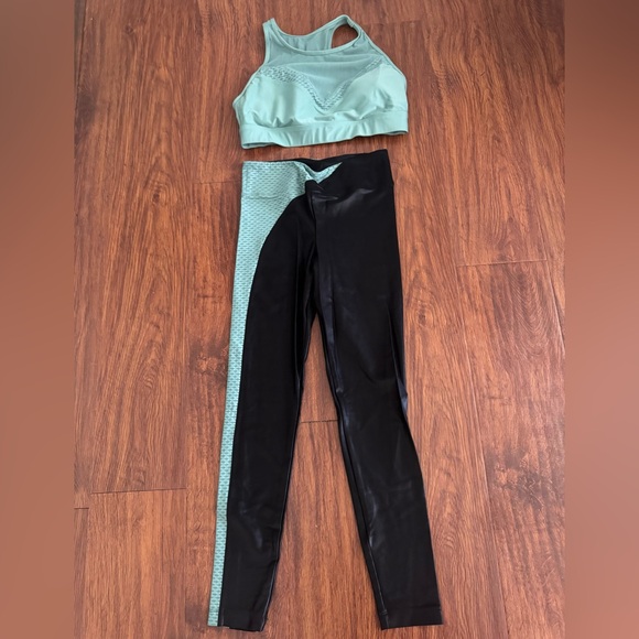 NEW SET Koral Active Wear Lustrous Black + Aquamarine Leggings and Sports Bra S - Picture 5 of 6